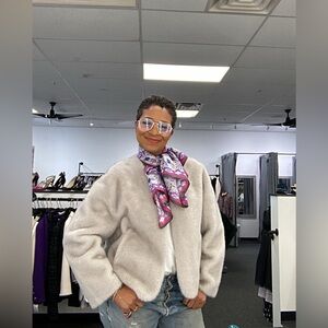 Chic Gray Faux Fur Jacket. Sz M/L